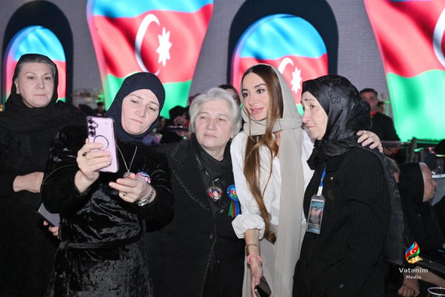 Arzu Əliyeva şəhid anaları ilə iftar süfrəsində görüşdü