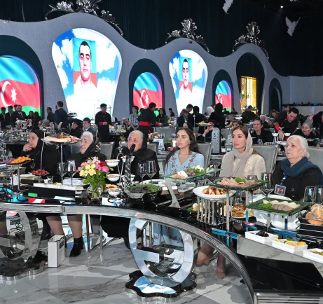 Leyla Əliyeva və Arzu Əliyeva şəhid anaları ilə iftarda iştirak etdi