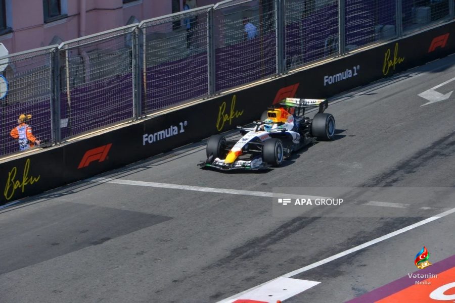 Formula 1: İkinci sərbəst yürüş start götürüb 