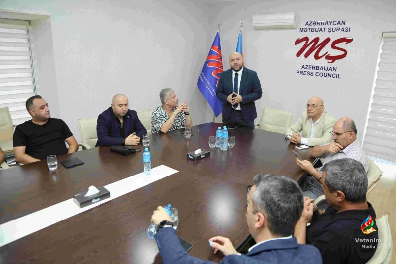 Mətbuat Şurasında süni intellektlə media monitorinqinin imkanları müzakirə olunub