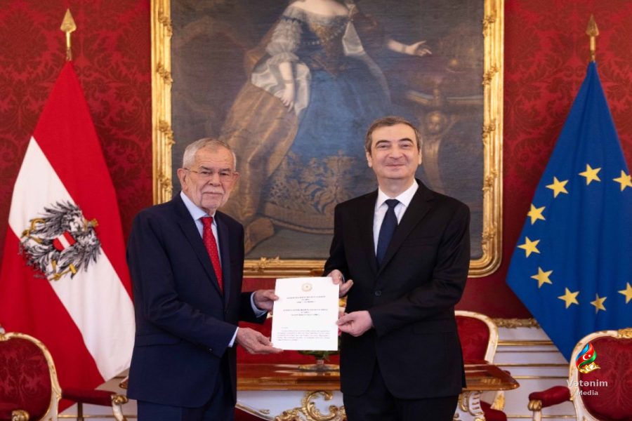 Kamil Xasiyev Avstriya prezidentinə etimadnaməsini təqdim edib