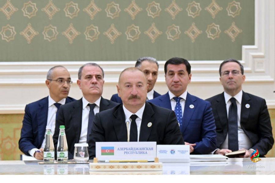 İlham Əliyev Türkmənbaşıda regional əməkdaşlığın genişləndirilməsindən danışıb