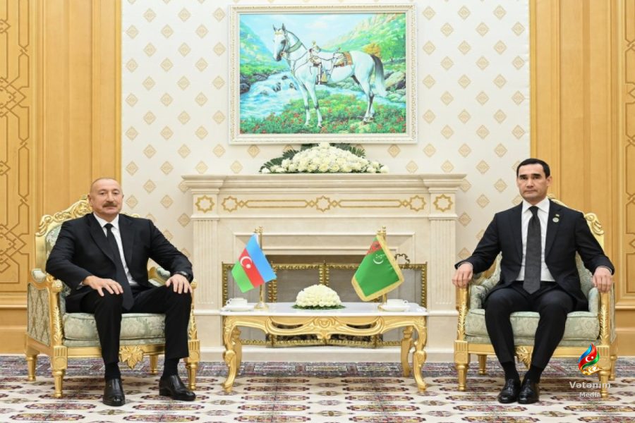 İlham Əliyev və Sərdar Berdiməhəmmədov Türkmənbaşıda görüşüblər