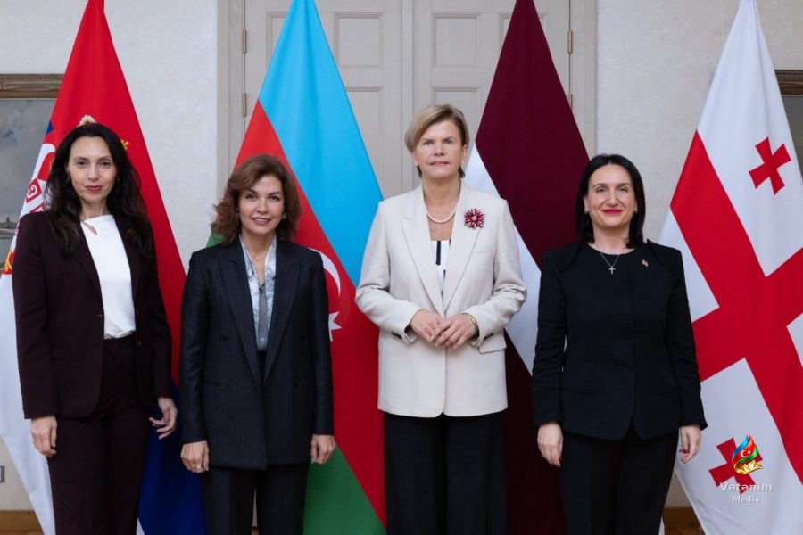 Latviya XİN rəhbəri Azərbaycanın yeni səfiri ilə görüşüb