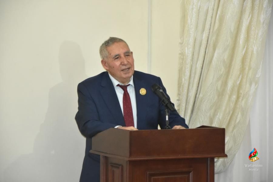 Qəzənfər Paşayev: Şagirdlər məktəbə vahid geyimdə gəlməlidir