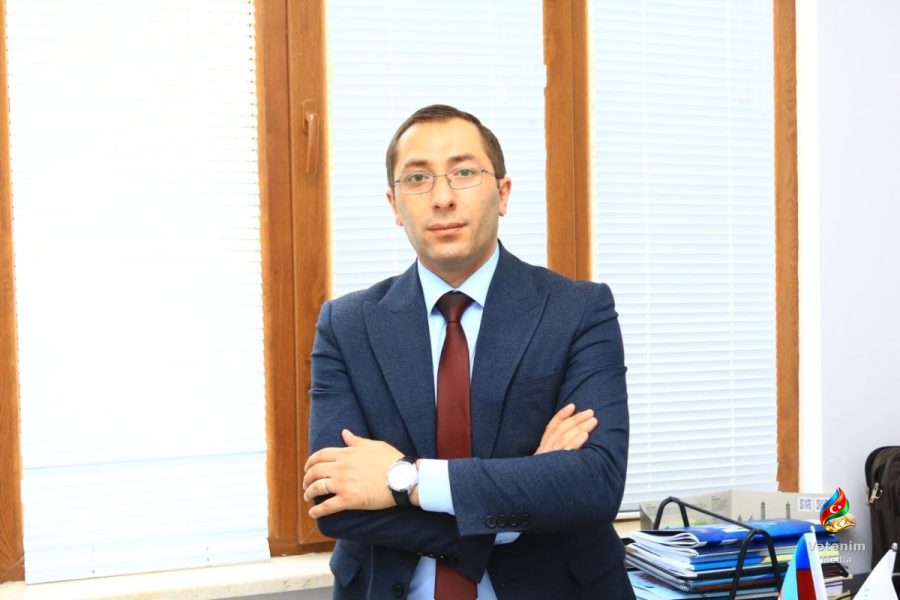 Ekspert: Vahid məktəbli forması sosial bərabərliyin qorunması üçün vacibdir