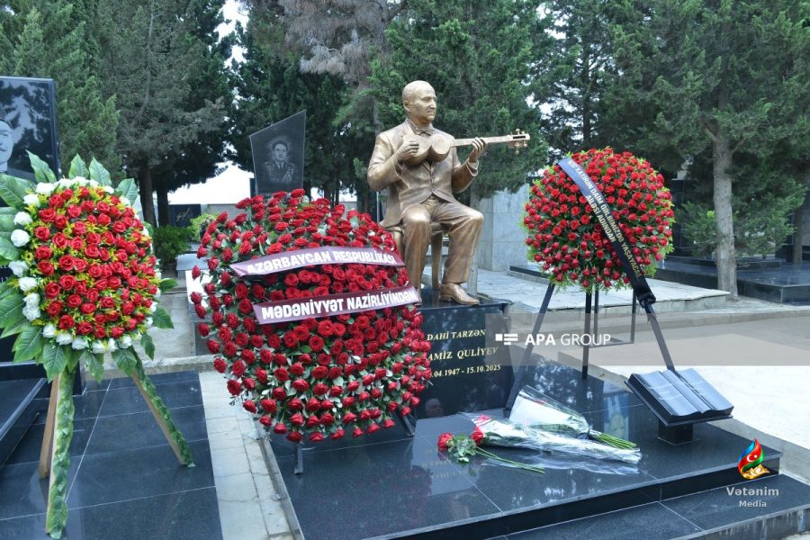 Ramiz Quliyevin qəbirüstü abidəsi II Fəxri xiyabanda açılıb