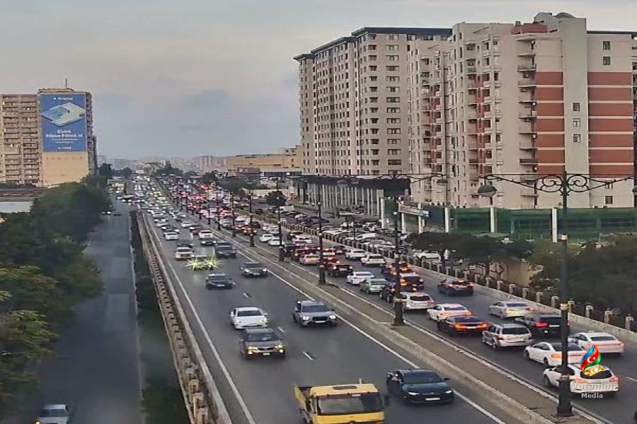 Bakıda 15 istiqamətdə nəqliyyat sıxlığı müşahidə olunur