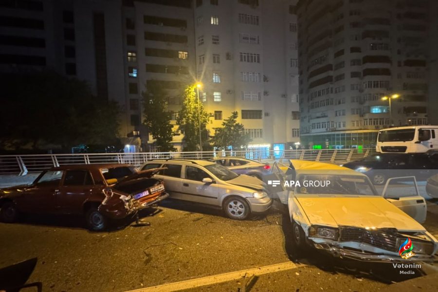 Ziya Bünyadov prospektində dörd avtomobil toqquşub, iki sürücü xəsarət alıb