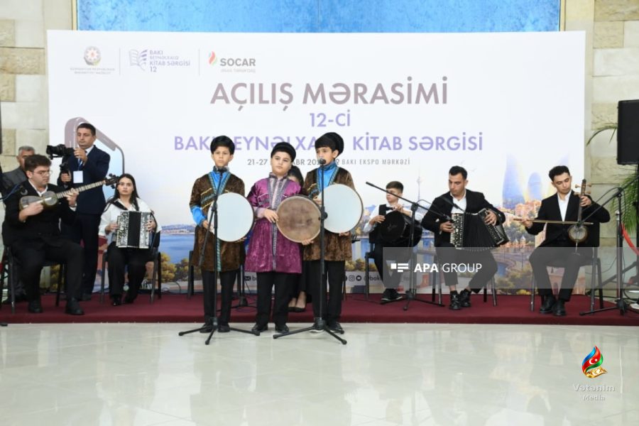 XII Bakı Beynəlxalq Kitab Sərgisinin açılışında rəqs və musiqi nömrələri təqdim olunub