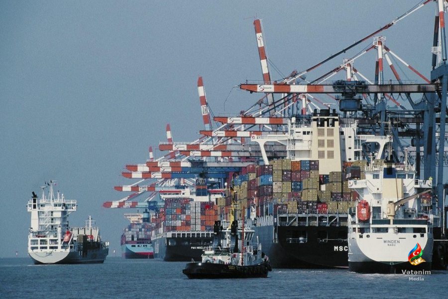 Bremerhavendə toqquşma: konteyner gəmisində 10 metrlik yarıq yaranıb