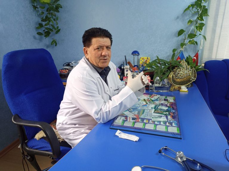 Dr. Həsənağa Qənbərov — revmatoloq, Bio Lab Tibb Mərkəzinin baş həkimi