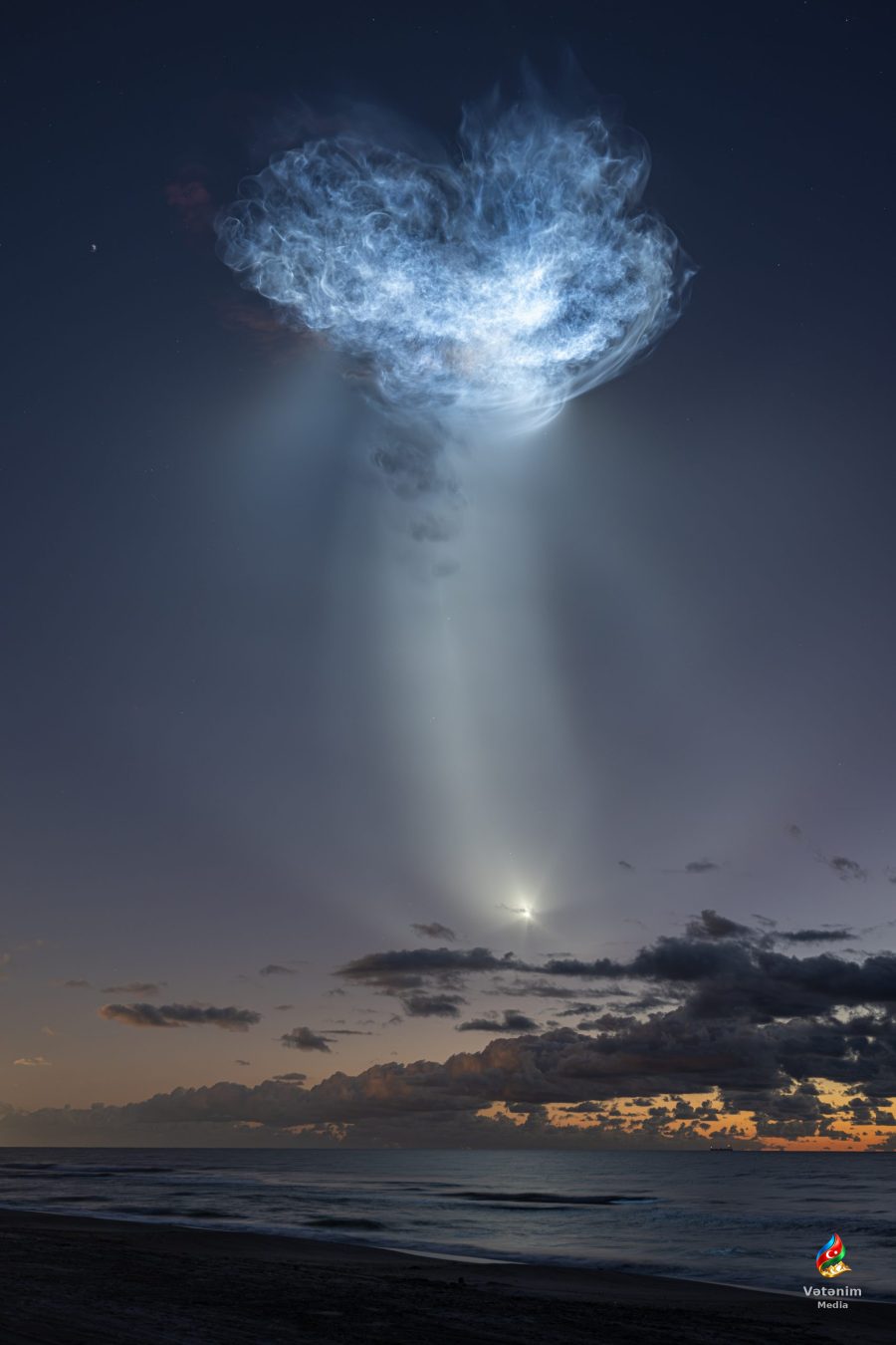 Falcon 9-un buraxılışında səmada “meduza” görüntüsü yarandı